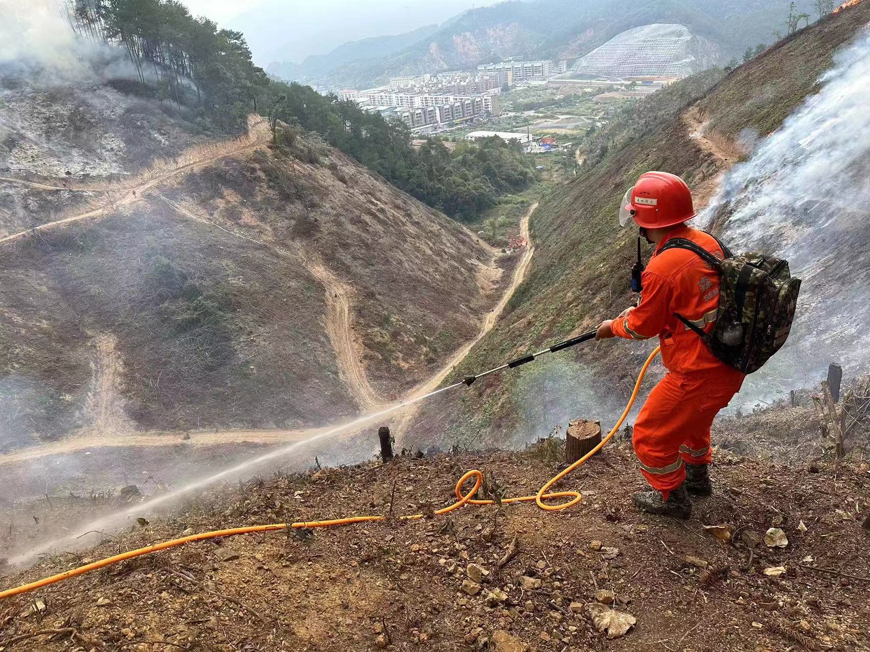 福建9159金莎游艺场参加三明市2023年市县乡村一体化森林防灭火应急演练