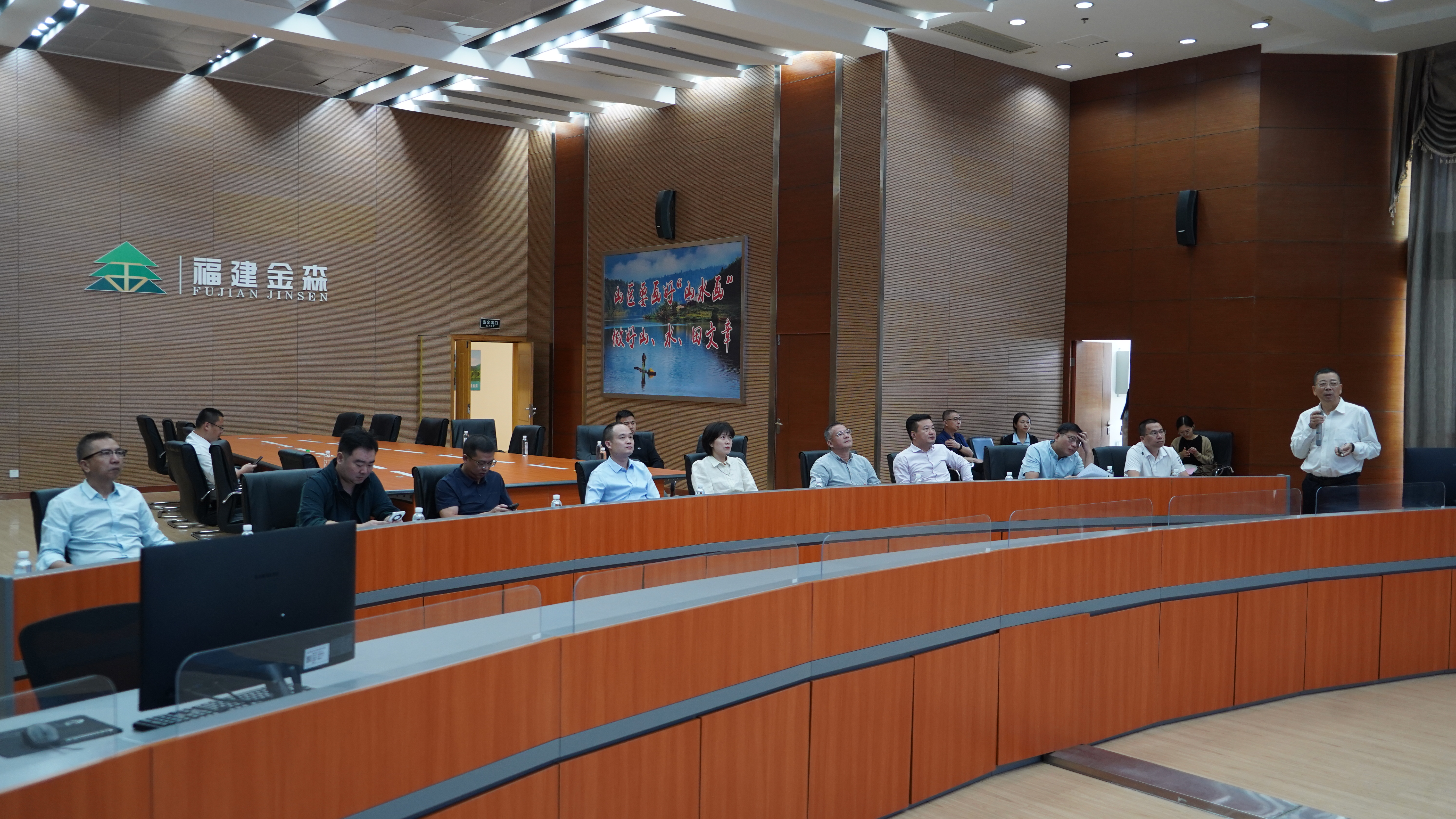 南安市党政代表团一行至福建9159金莎游艺场考察交流